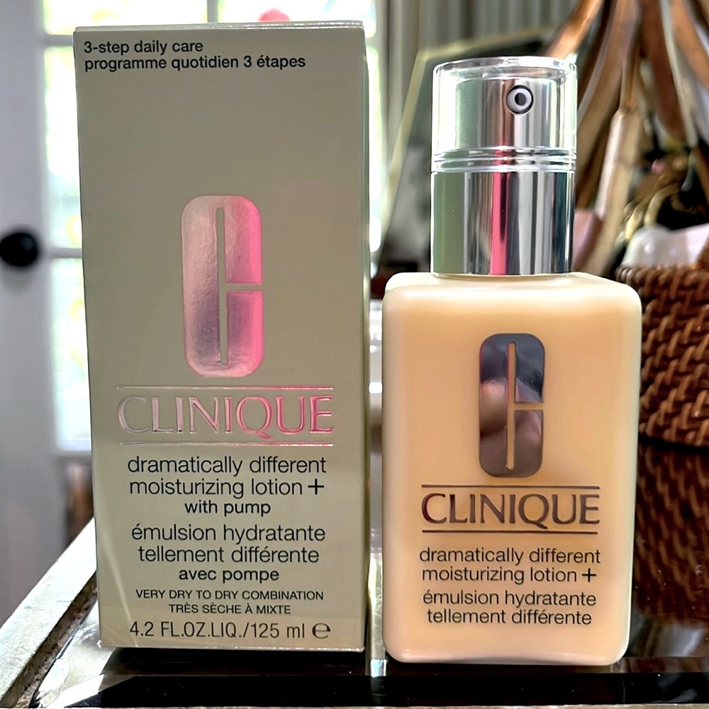 CLINIQUE DRAMATICALLY DIFFERENT MOISTURIZING LOTION+With Pump! LG. 4.2 Oz.NIB!